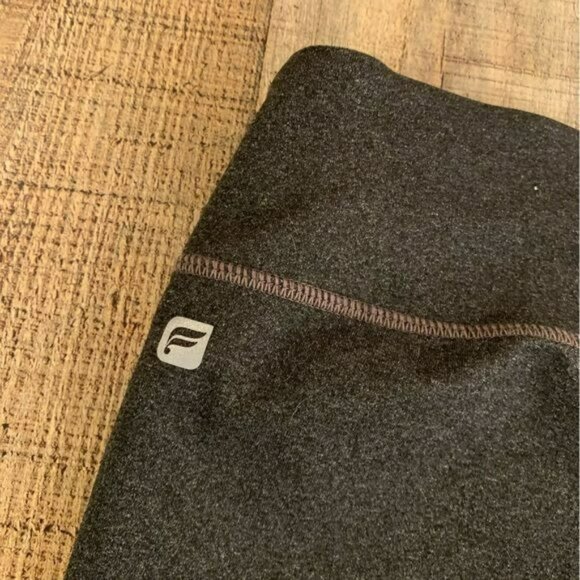 Fabletics womens gray 7/8 cropped leggings - Picture 8 of 9